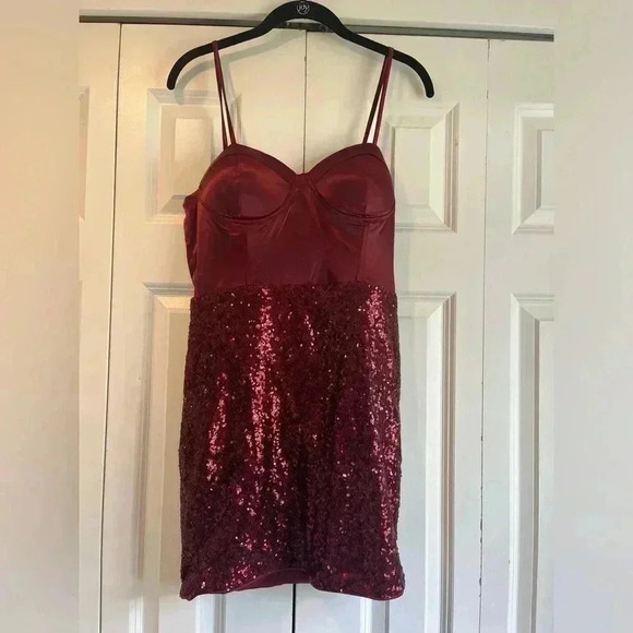 Dance‎ in the Spotlight Burgundy Satin Sequin Bustier Mini Dress Size M B25 - Picture 6 of 8
